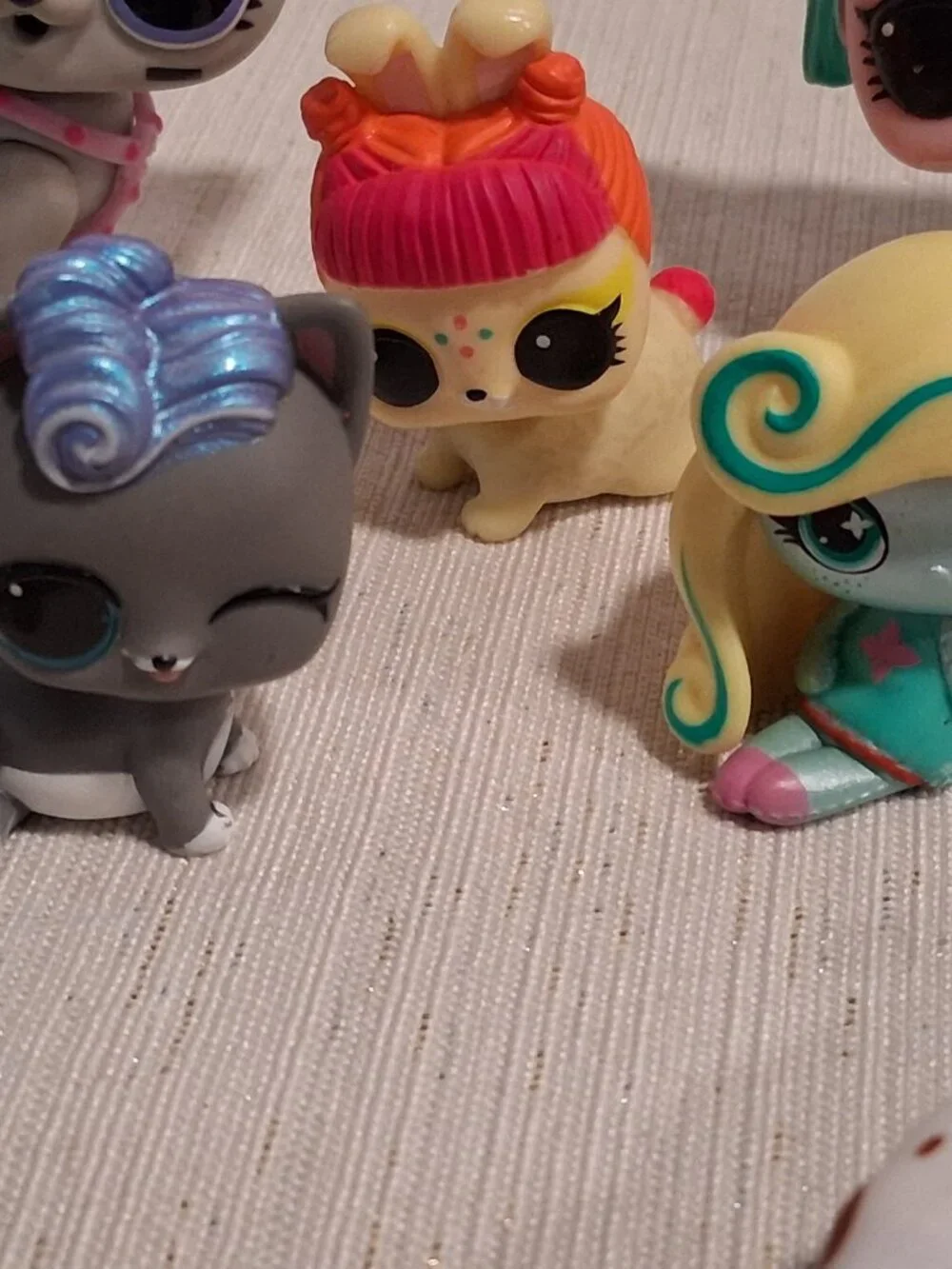 9 LOL Surprise Pets Kitty Cat Dog Bunny Rabbit colorful collectible mixed lot